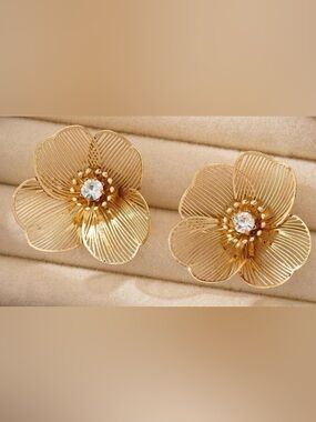 Floral Crystal Stud Earrings